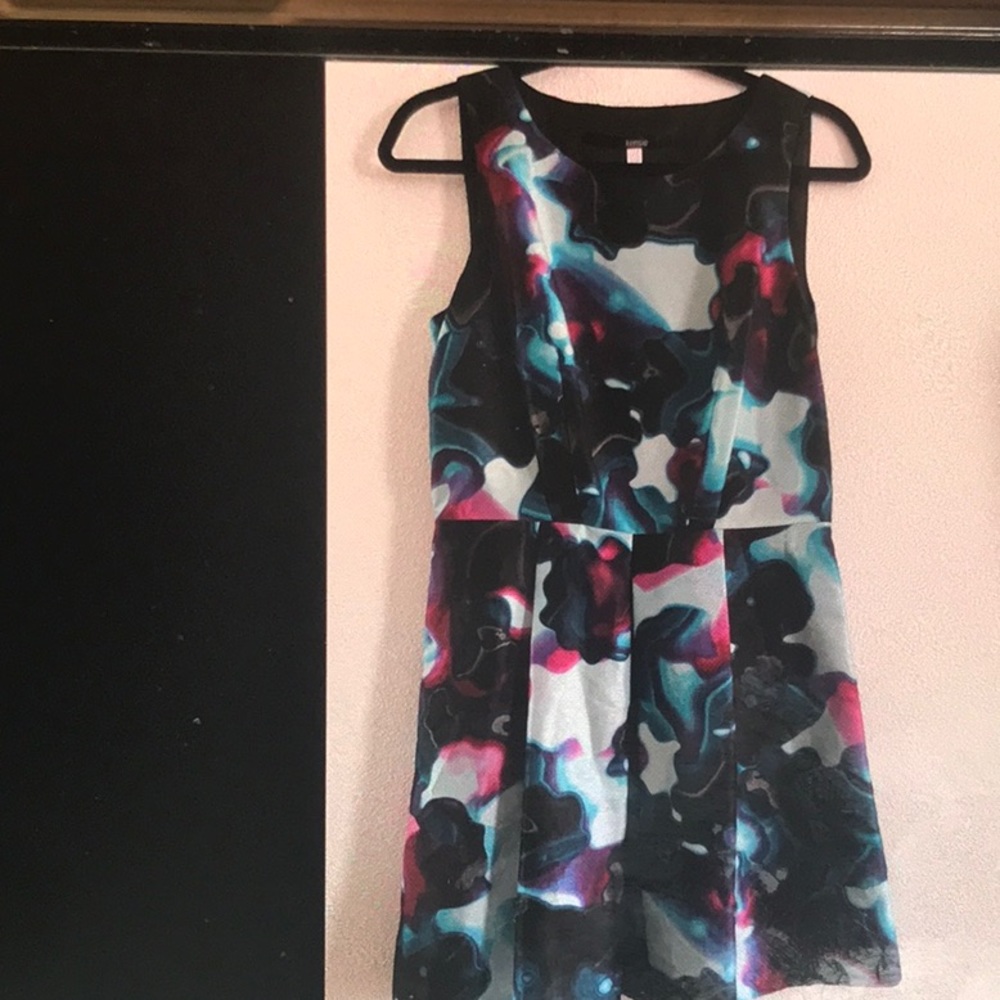 🐣Beautiful and Cute Kensie Dress -  Size Medium🐥